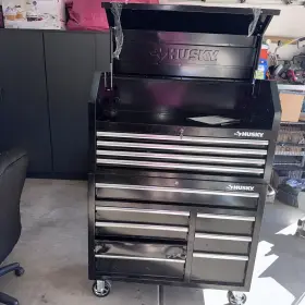 H42CH4TR8BLK HUSKY Tool Storage Rolling Chest