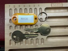 RH38 CRAFTSMAN TOOLBOX Keys Hurd Better Husky Kobalt