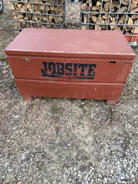 656990 DELTA Jobsite Steel Chest