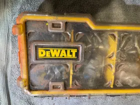 392518726705 DEWALT Toolbox Claw Couplings Hose Barbs