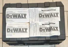 DC4KITA DEWALT Latches Solid Papers #2