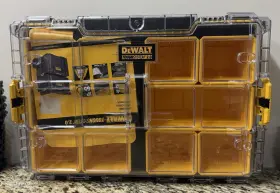 DWST83394-1 DEWALT Organizer Stacking Latch Gv