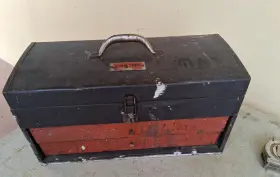 50066 SIMMONDS Tool Box Looking
